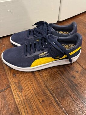 Puma California Navy and Yellow Low-Top Sneakers